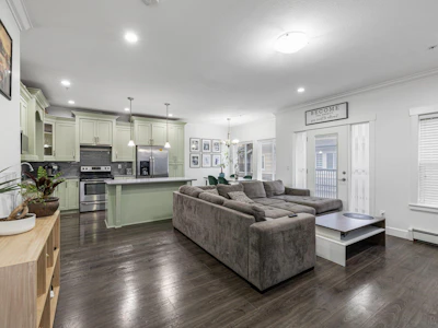 4-27234 30 Avenue - 3