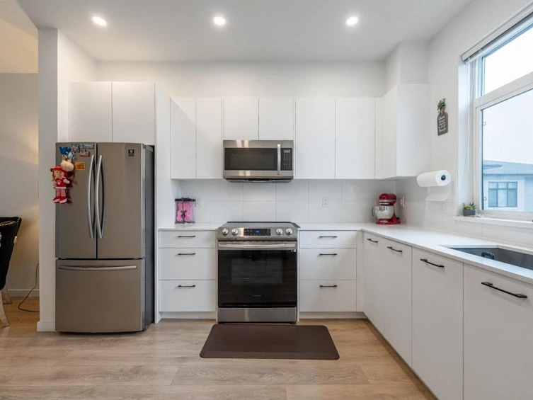 109-15235 Sitka Drive, Surrey, BC, V3S 0A9 - 15