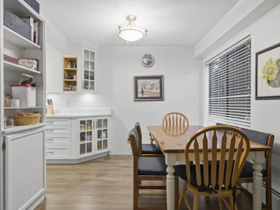 212-2620 Fromme Road - 4