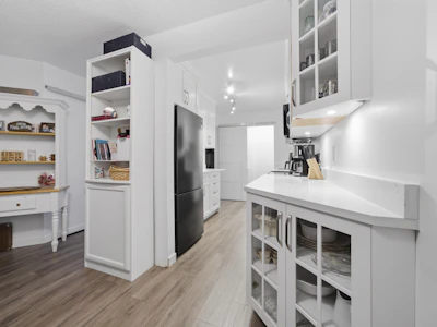 212-2620 Fromme Road - 5