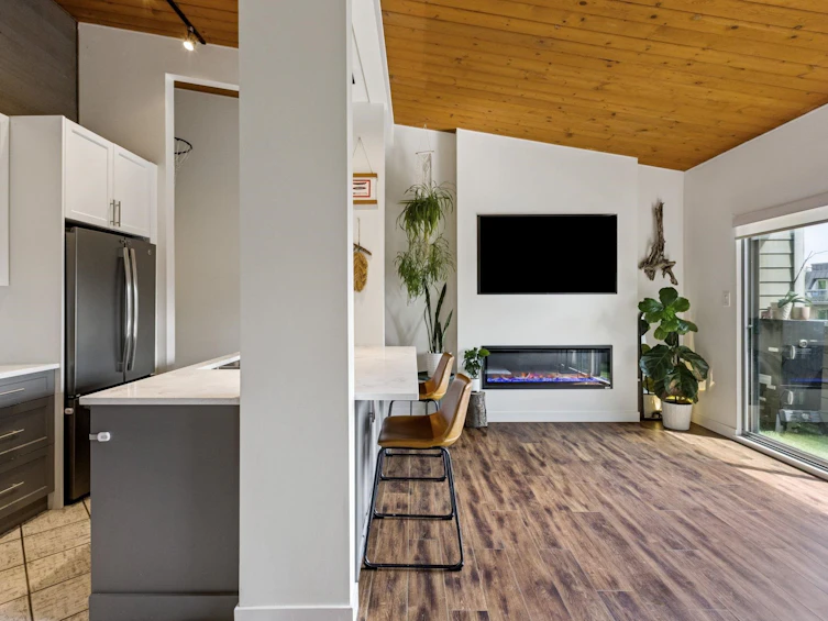 302-146 E 18th Street, North Vancouver, BC, V7L 2X5 - 10