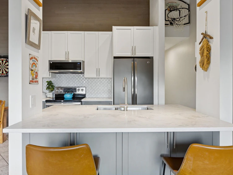 302-146 E 18th Street, North Vancouver, BC, V7L 2X5 - 8