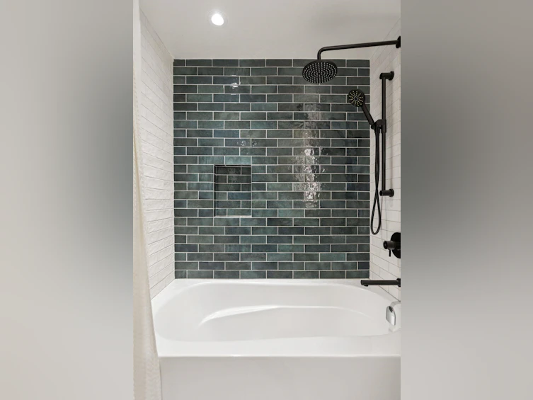 302-146 E 18th Street, North Vancouver, BC, V7L 2X5 - 17