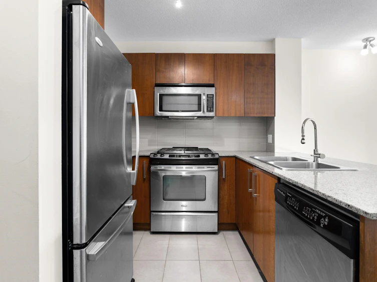 213-5885 Irmin Street, Burnaby, BC, V5J 0C2 - 13
