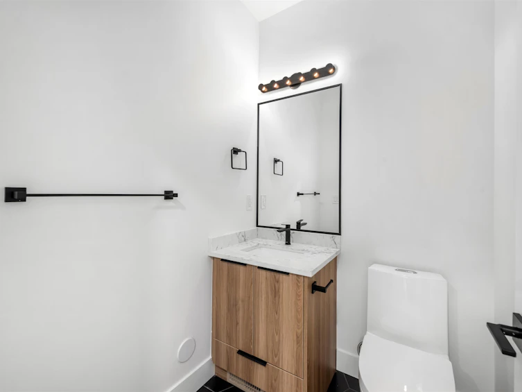 2-1160 Rossland Street, Vancouver, BC, V5K 4A1 - 10