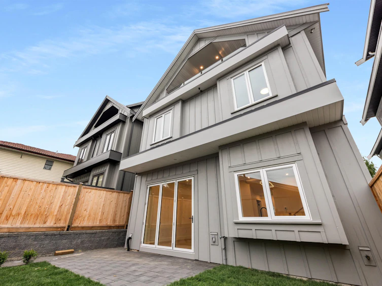 2-1160 Rossland Street, Vancouver, BC, V5K 4A1
