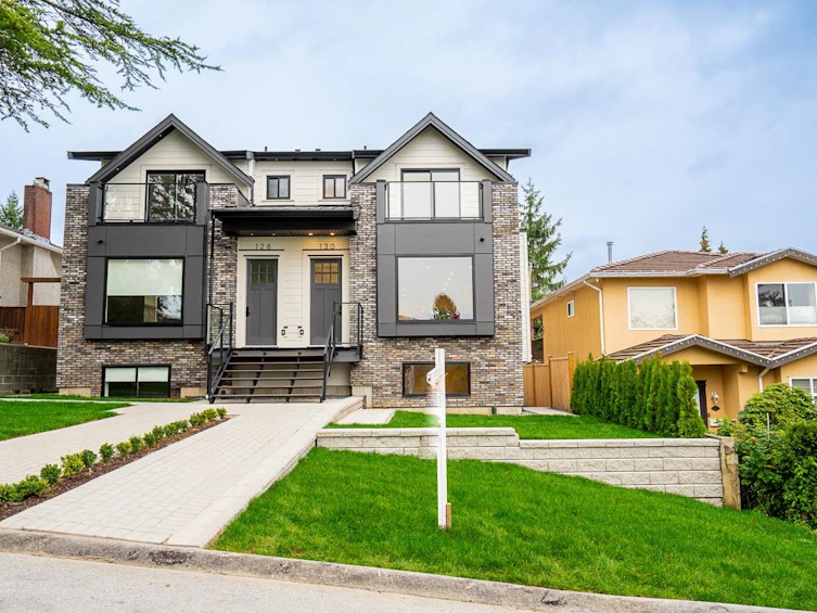 2-128 N Grosvenor Avenue, Burnaby, BC, V5B 1J2 - 3