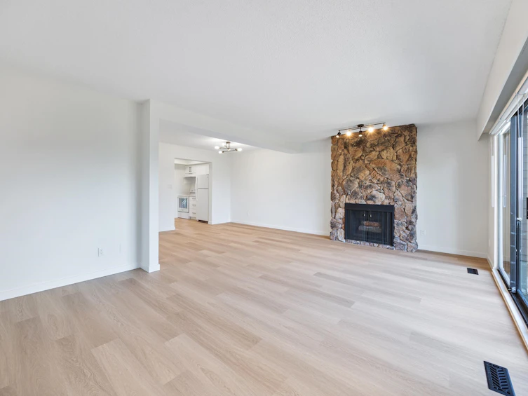 2620 Moorcroft Court, Burnaby, BC, V5B 4R2 - 8