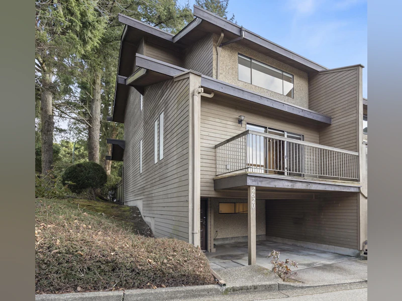 2620 Moorcroft Court, Burnaby BC V5B 4R2