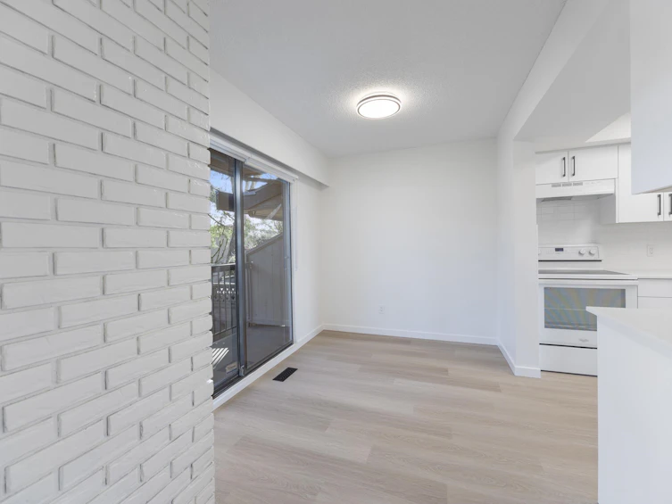 2620 Moorcroft Court, Burnaby, BC, V5B 4R2 - 15