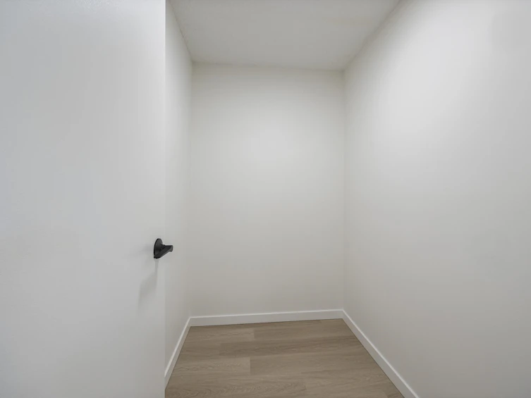 2620 Moorcroft Court, Burnaby, BC, V5B 4R2 - 18