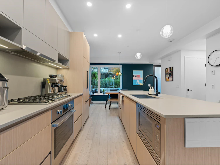 5-528 E 2nd Street, North Vancouver, BC, V7L 0G8 - 5