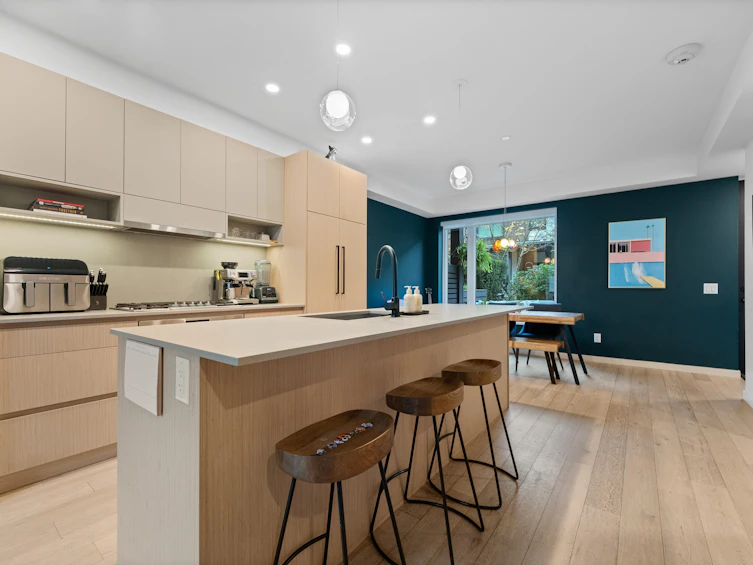 5-528 E 2nd Street, North Vancouver, BC, V7L 0G8 - 3