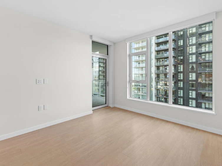 1004-4168 Lougheed Highway, Burnaby, BC, V5C 0N9 - 3