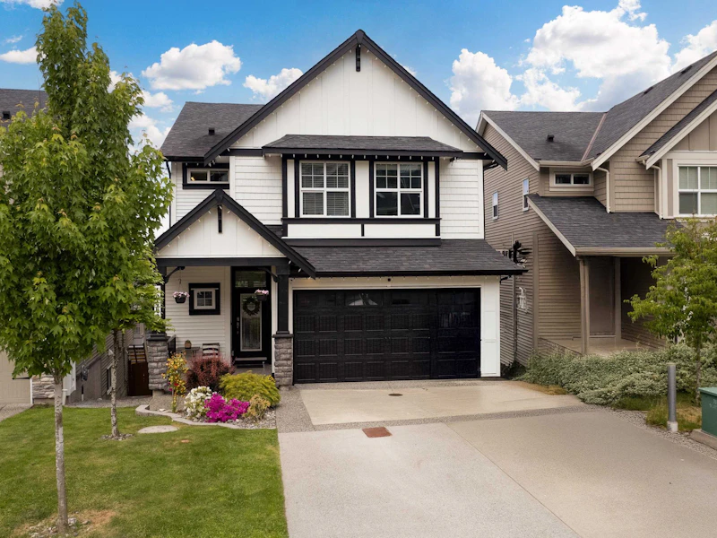 10469 Mceachern Street, Maple Ridge BC V2W 0H8