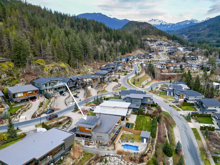 38555 Sky Pilot Drive, Squamish, BC, V8B 0T6 - 39