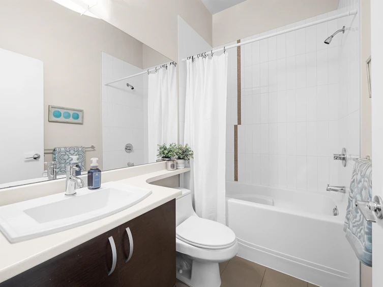513-13728 108 Avenue, Surrey, BC, V3T 0G2 - 8
