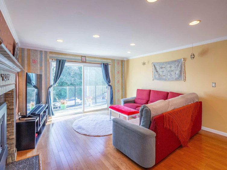 111 N Fell Avenue, Burnaby, BC, V5B 1L3 - 3
