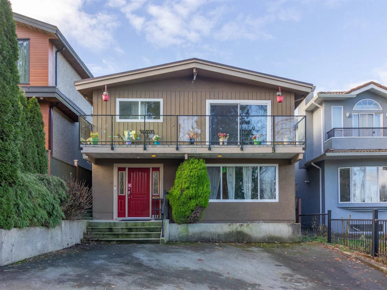 111 N Fell Avenue, Burnaby, BC, V5B 1L3