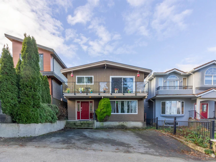 111 N Fell Avenue, Burnaby, BC, V5B 1L3 - 40