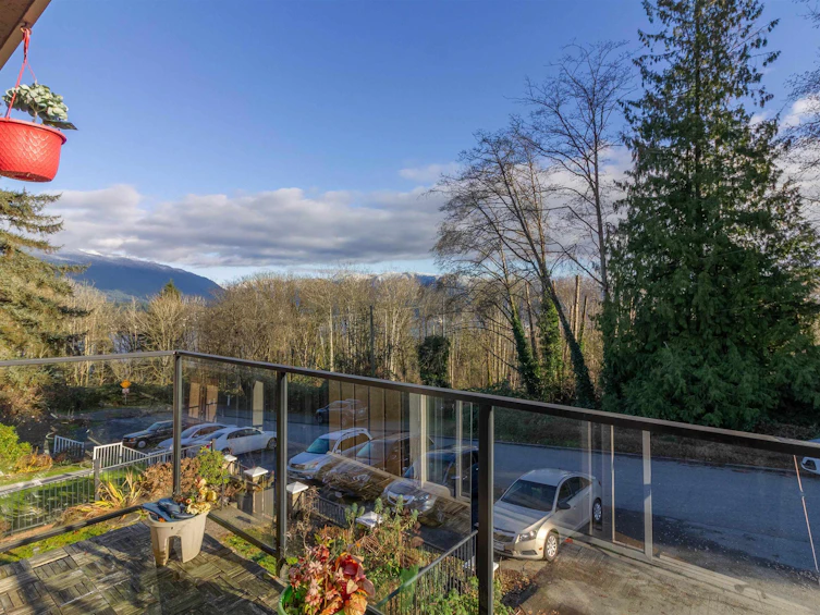 111 N Fell Avenue, Burnaby, BC, V5B 1L3 - 5
