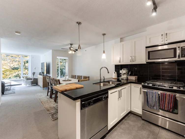 209-2133 Douglas Road, Burnaby, BC, V5C 0E9 - 3