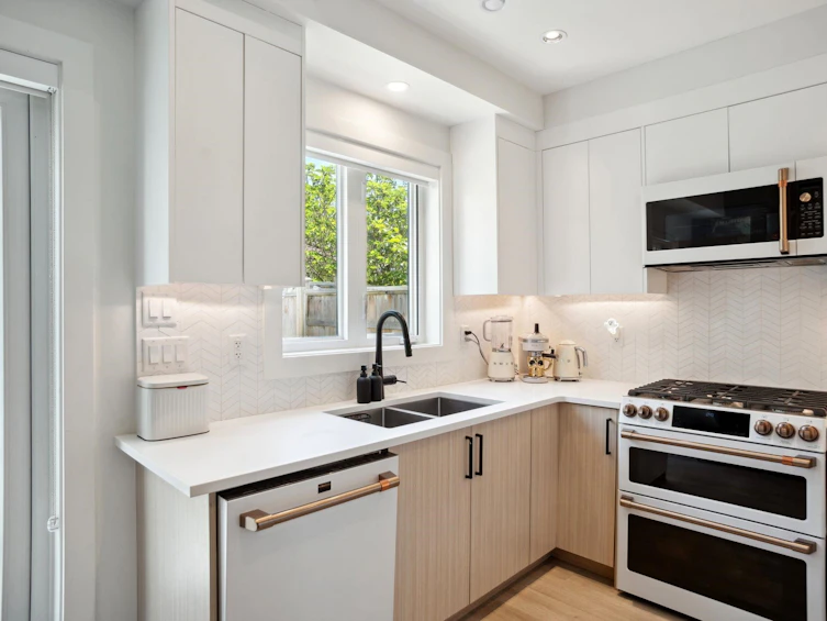 5018 Nanaimo Street, Vancouver, BC, V5P 4J1 - 10
