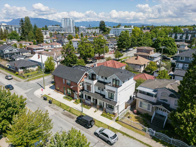 5018 Nanaimo Street, Vancouver, BC, V5P 4J1 - 27