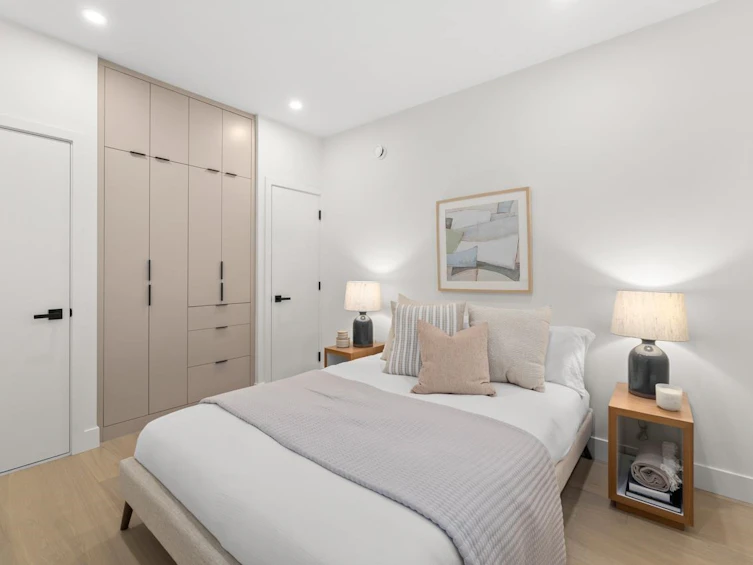 2432 W 49th Avenue, Vancouver, BC, V6M 2V3 - 11