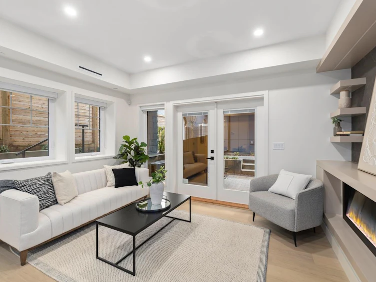 2432 W 49th Avenue, Vancouver, BC, V6M 2V3 - 3