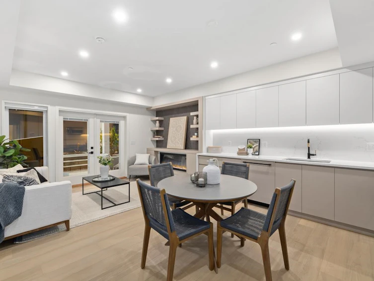 2432 W 49th Avenue, Vancouver, BC, V6M 2V3 - 9