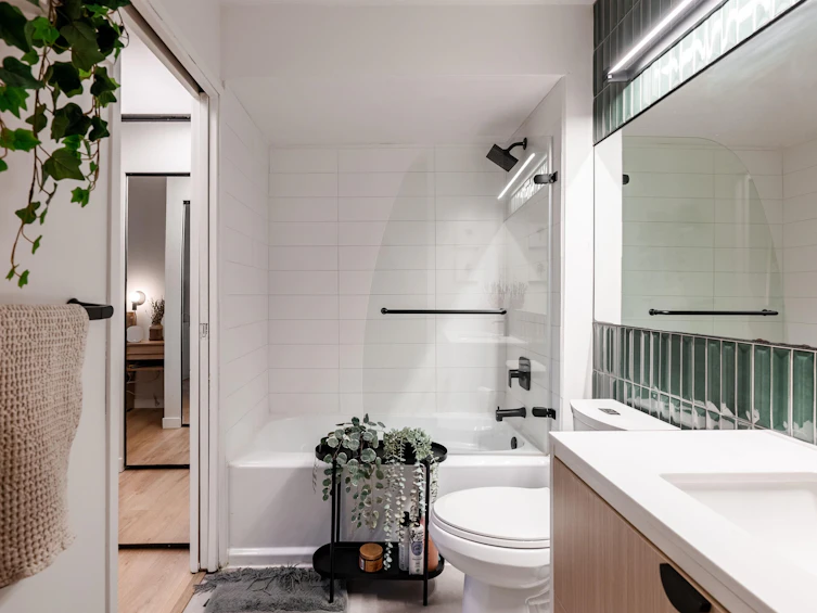 3146 Mountain Highway, North Vancouver, BC, V7K 2H5 - 32