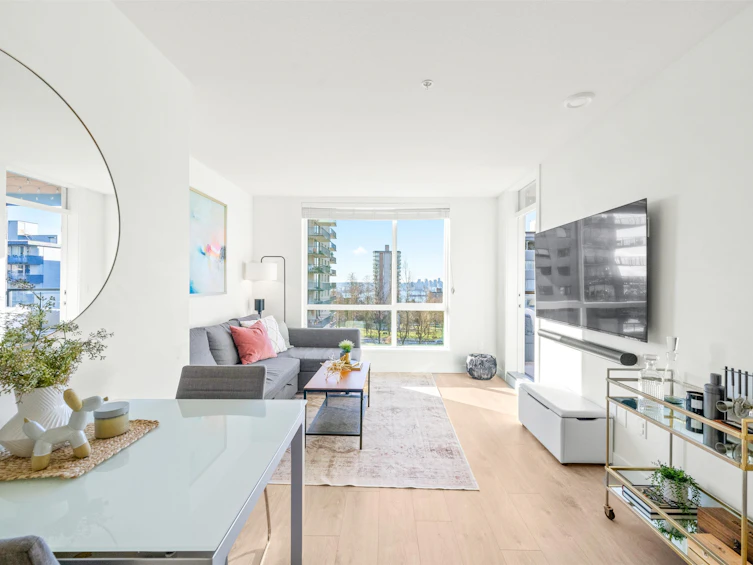 304-108 E 8th Street, North Vancouver, BC, V7L 0H1 - 3