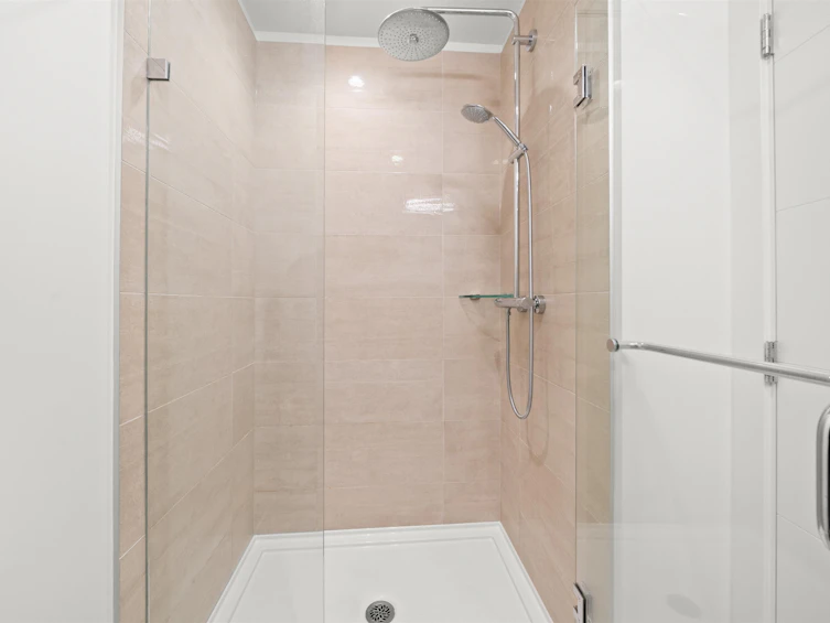 304-108 E 8th Street, North Vancouver, BC, V7L 0H1 - 23