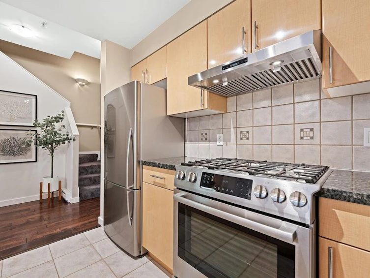 123 Aquarius Mews, Vancouver, BC, V6Z 2Z1 - 19