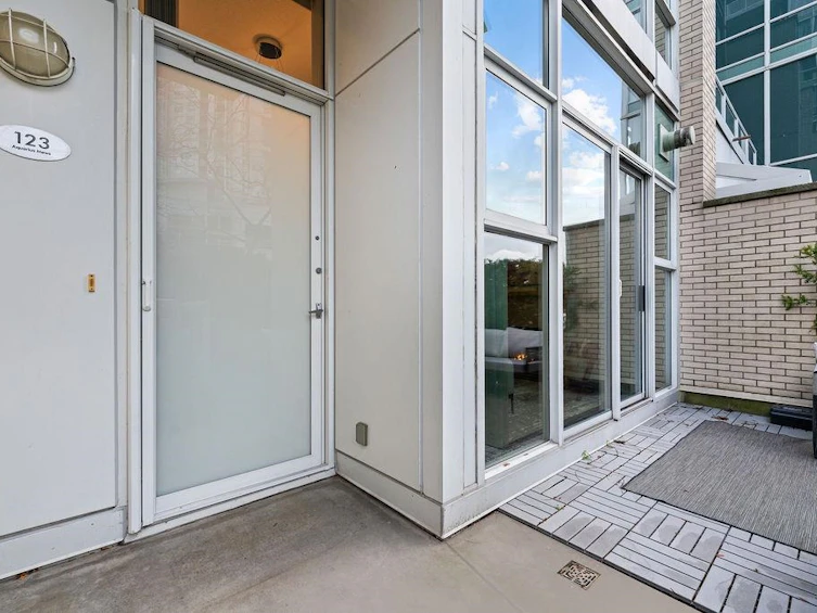 123 Aquarius Mews, Vancouver, BC, V6Z 2Z1 - 6