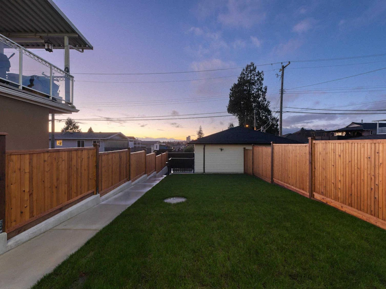 2-7361 Fraser Street, Vancouver, BC, V5X 3W1 - 7