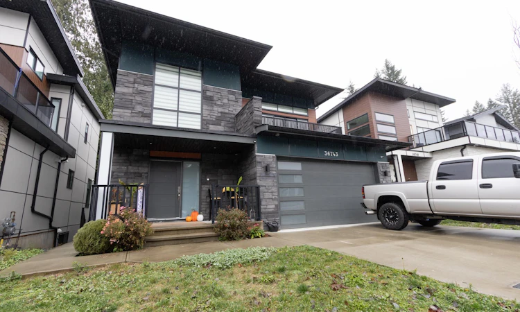 36743 Carl Creek Crescent