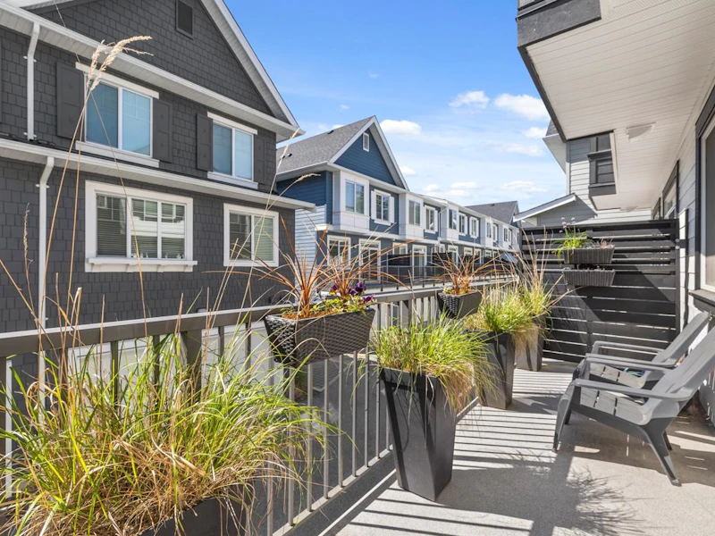 9 - 16323 15th Avenue, Surrey BC