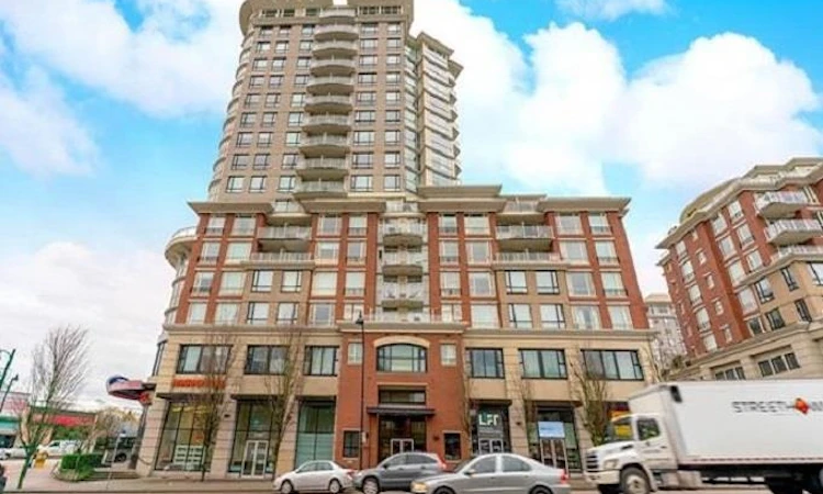405-4028 Knight Street