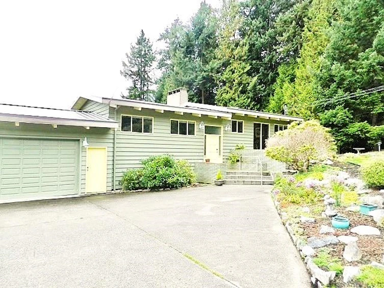 7077 Dale Road, Halfmoon Bay, BC, V7Z 0N2 - 4