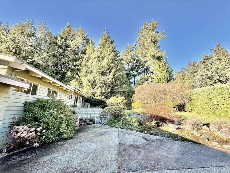 7077 Dale Road, Halfmoon Bay, BC, V7Z 0N2 - 5