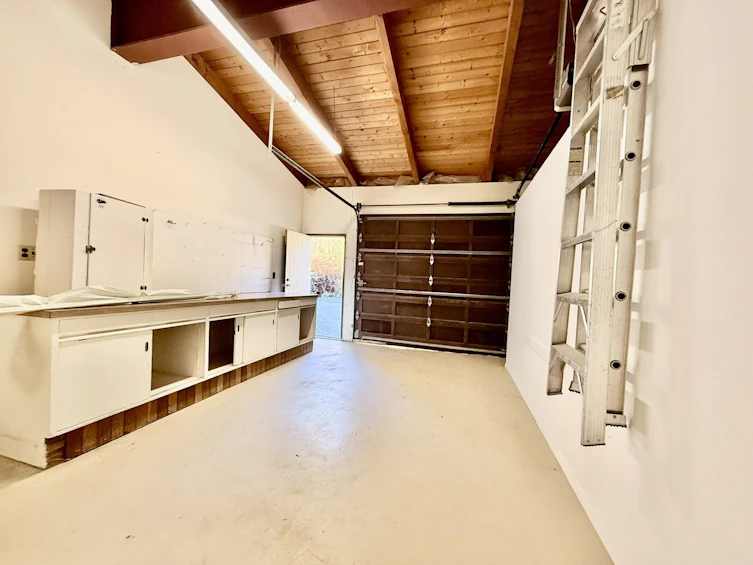 7077 Dale Road, Halfmoon Bay, BC, V7Z 0N2 - 13