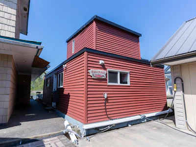 2-4485 W River Road - 2