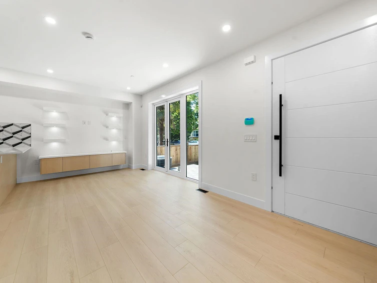 1-3425 Archimedes Street, Vancouver, BC, V5R 4W4 - 10