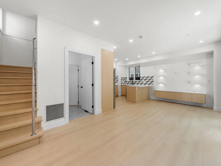 1-3425 Archimedes Street, Vancouver, BC, V5R 4W4 - 3