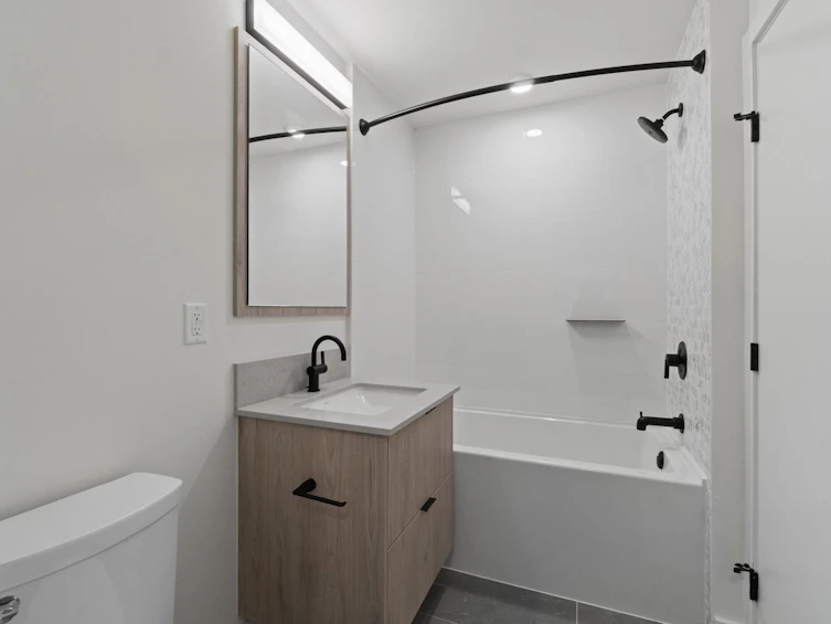 418-13258 105 Avenue, Surrey, BC, V3T 1Z2 - 9