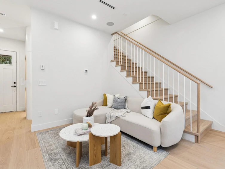 2-7 E 23rd Avenue, Vancouver, BC, V5V 1W8 - 4