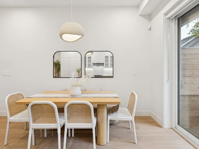 2-7 E 23rd Avenue, Vancouver, BC, V5V 1W8 - 8