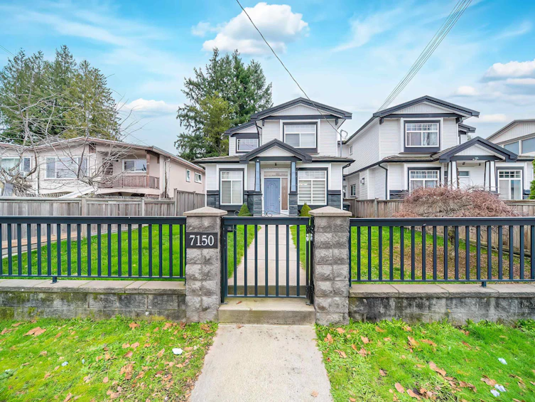 7150 Canada Way, Burnaby, BC, V5E 3R8 - 3